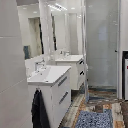 Apartman Rosa Ii *
